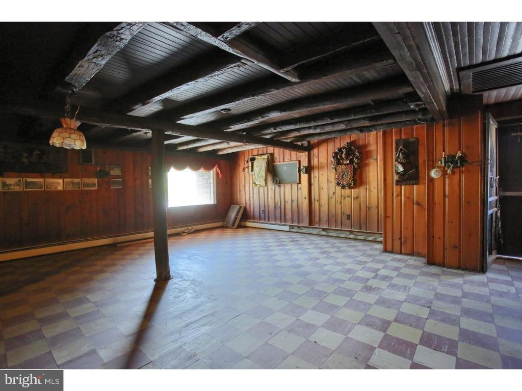 Camelot Inn
