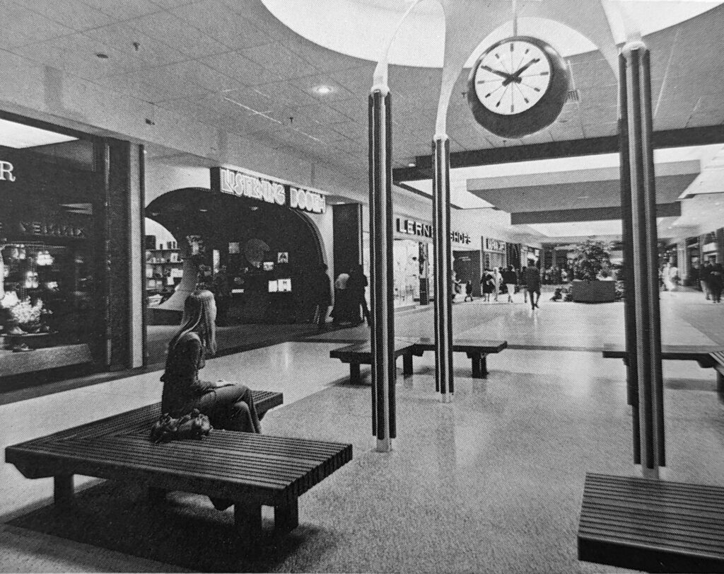 Berkshire Mall Clock - Berks Nostalgia