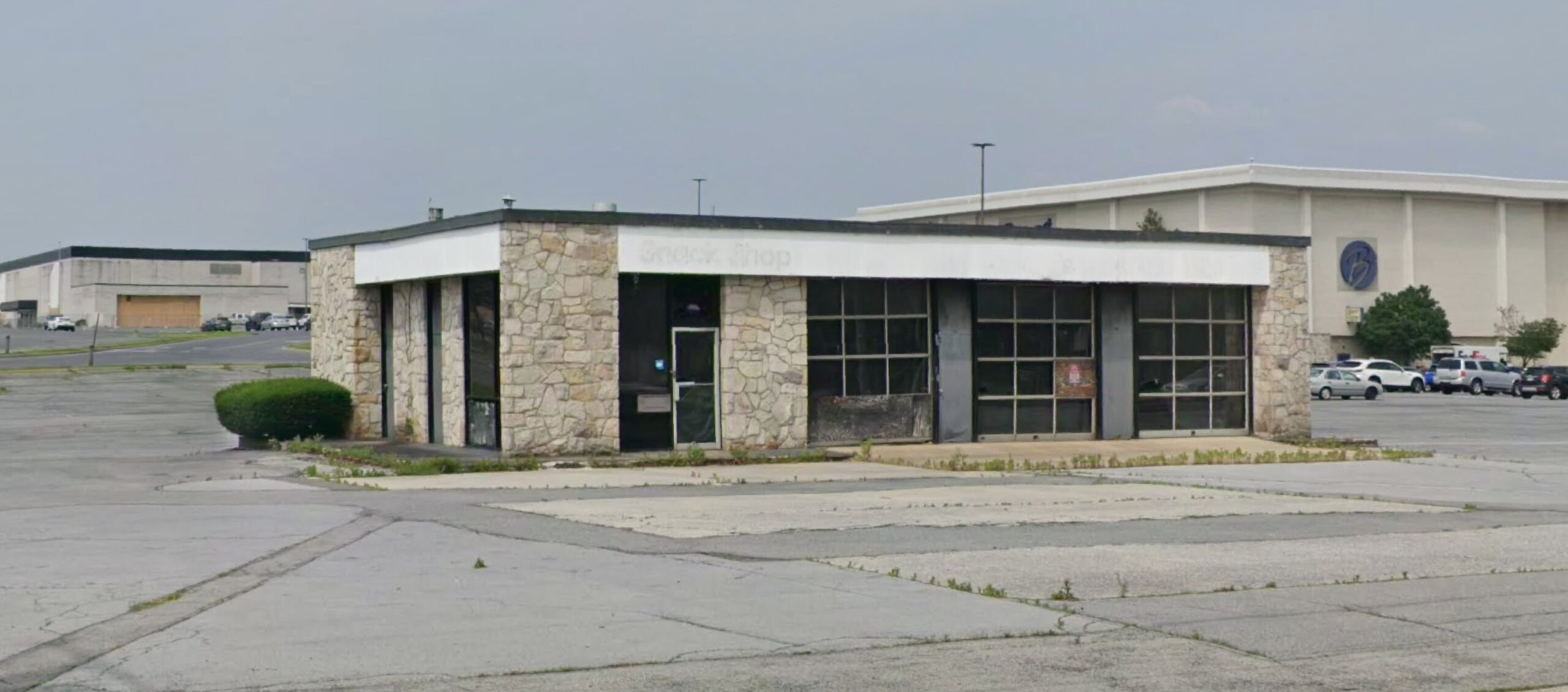 Mobil Station Berkshire Mall