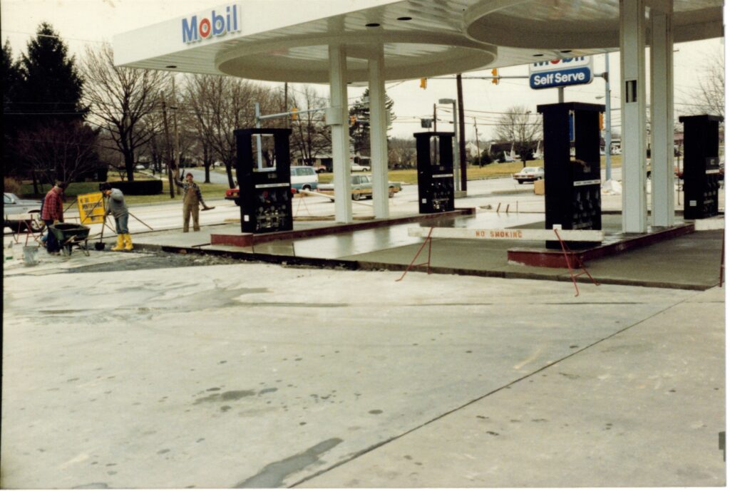 Mobil Station Berkshire Mall