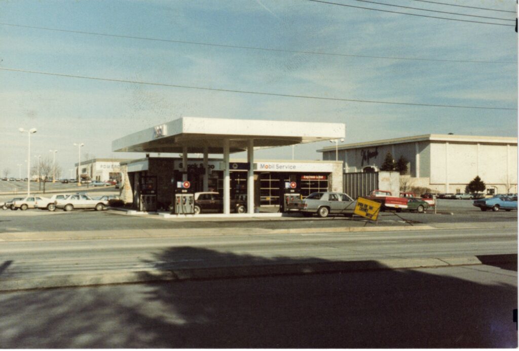 Mobil Station Berkshire Mall